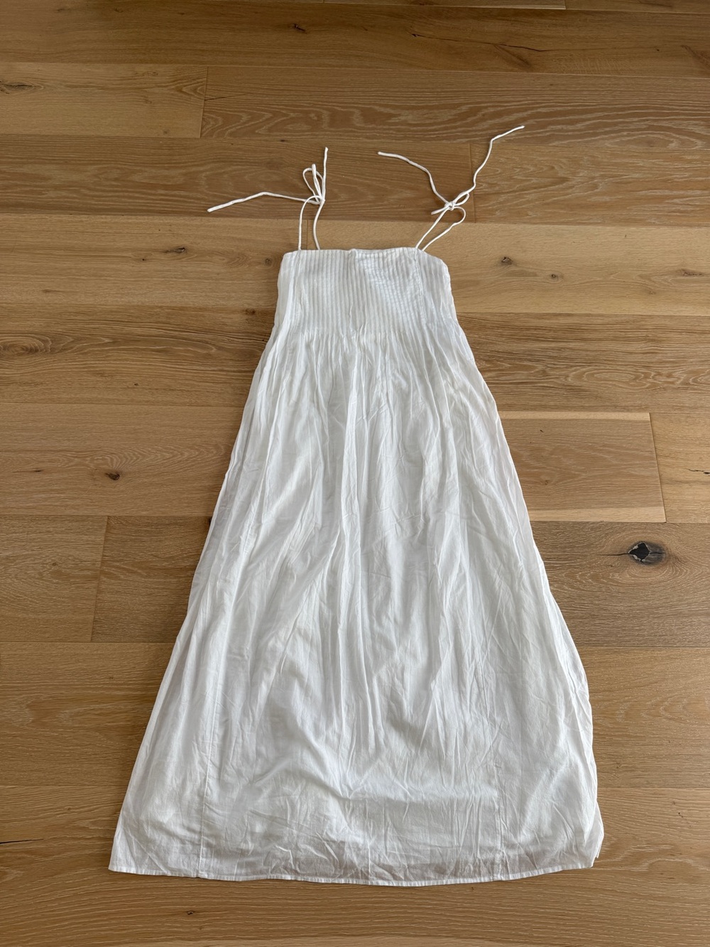 Abercrombie and Fitch Women’s White Smocked Maxi Dress with Tie Straps Small
